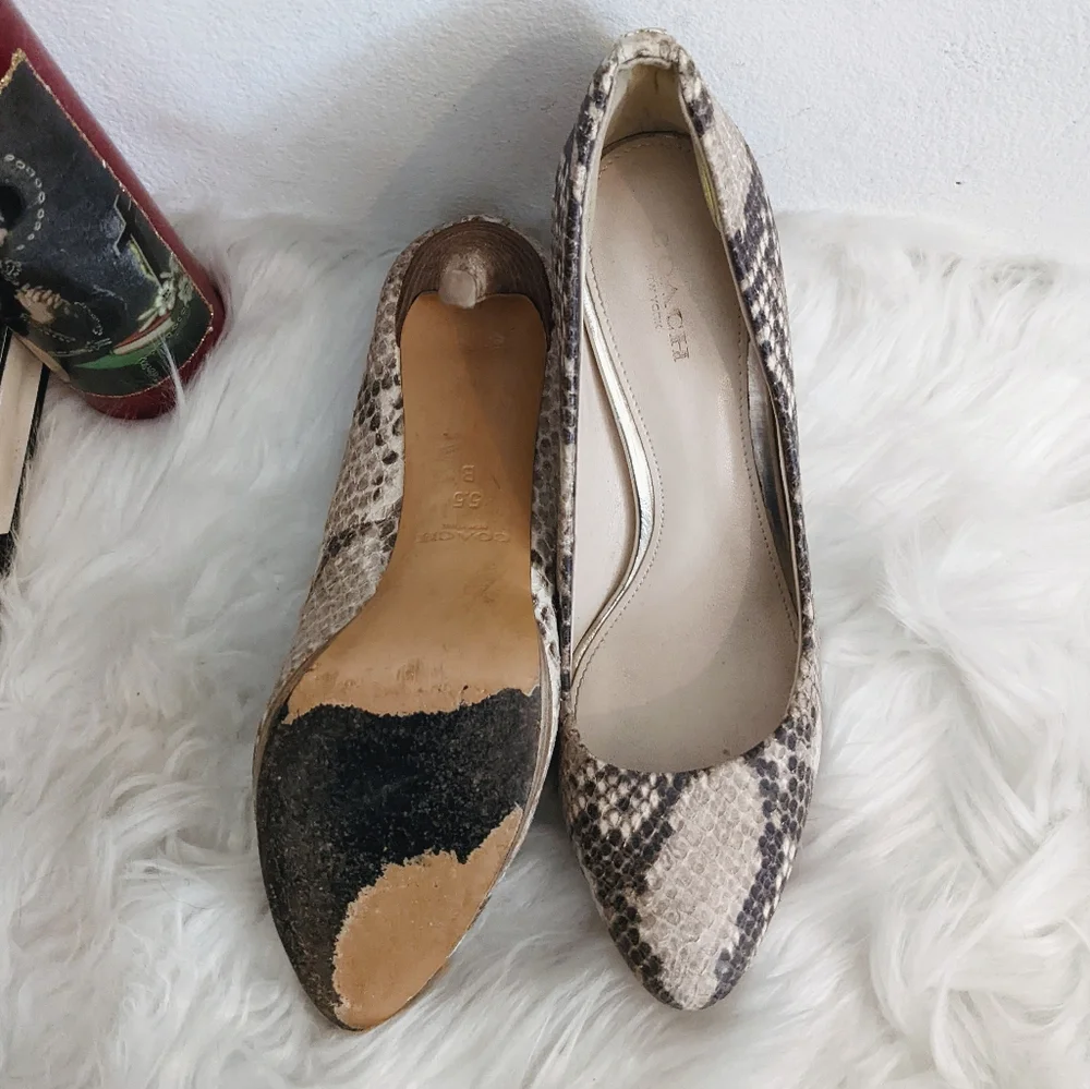 Coach Beige Snakeskin Textured Pumps 5.5